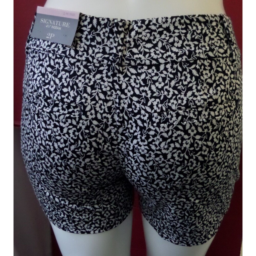 ANN TAYLOR BLACK & WHITE FLORAL SIGNATURE FIT DRESS SHORTS SIZE: 2P NWT - Picture 4 of 4